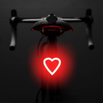 3664 Luz traseira de bicicleta criativa IPX2 à prova de água Luz LED pequena para bicicleta com suporte de carregamento USB para ciclismo ao ar livre - Coração