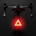 3664 Luz traseira de bicicleta criativa IPX2 à prova de água Luz LED pequena para bicicleta com suporte de carregamento USB para ciclismo ao ar livre - Aviso triangular