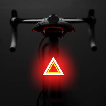 3664 Luz traseira de bicicleta criativa IPX2 à prova de água Luz LED pequena para bicicleta com suporte de carregamento USB para ciclismo ao ar livre - Aviso triangular